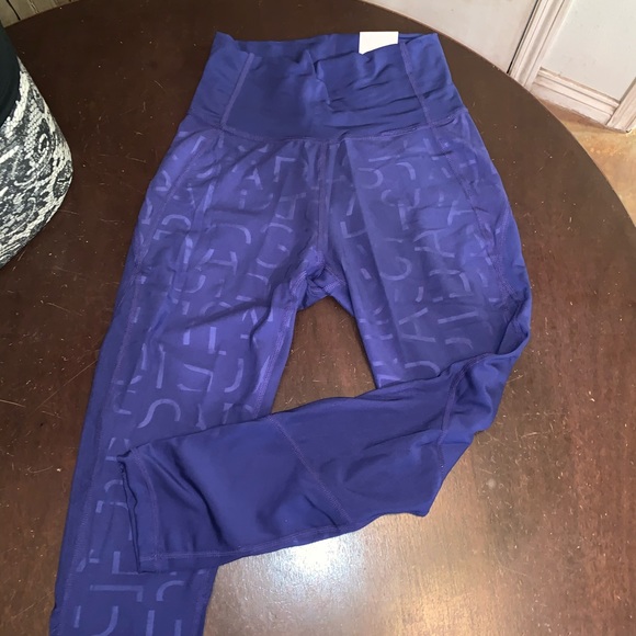 🌺$41 OFF RETAIL $60🌺NWT ADODAS LEGGINGS - Picture 3 of 4